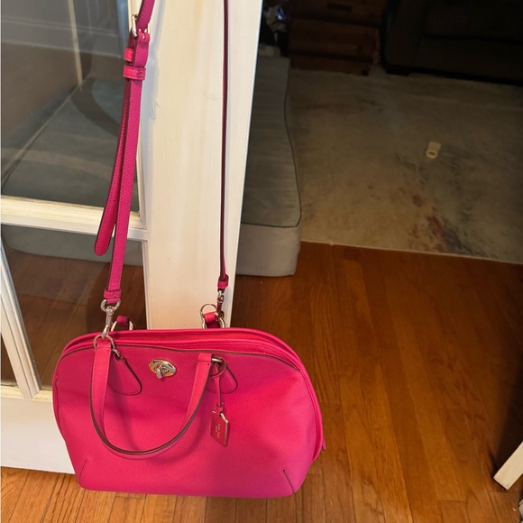 Coach Pink Leather Shoulder Bag with Gold Accents - Picture 2 of 7